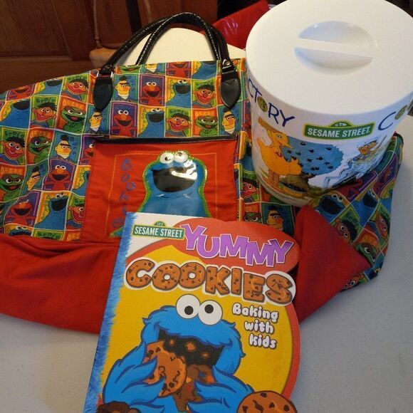 Vintage Sesame Street Cookie Jar, Tote bag and Cook Book - Picture 1 of 15